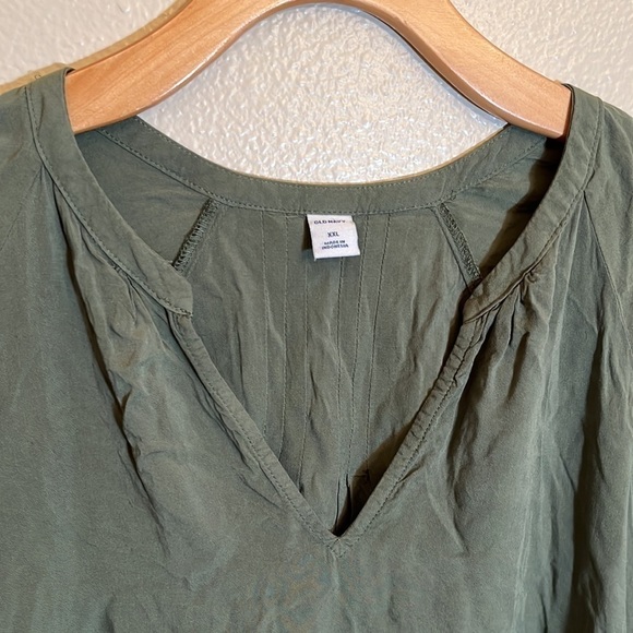 Bundle of 3 Old Navy Plus Size Shirts - Picture 12 of 15